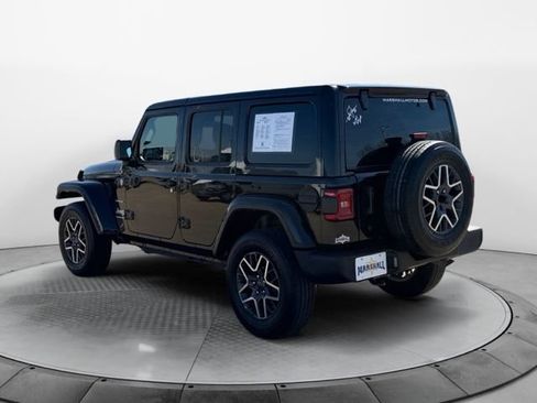 Used 2024 Jeep Wrangler Unlimited Sahara AWD/4WD image 5