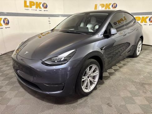 Used 2023 Tesla Model Y Long Range AWD/4WD image 7