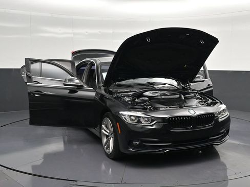 Used 2018 BMW 330i Sedan RWD image 28
