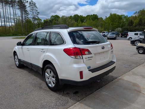 Used 2012 Subaru Outback 2.5i w/ Alloy Wheel Pkg image 7