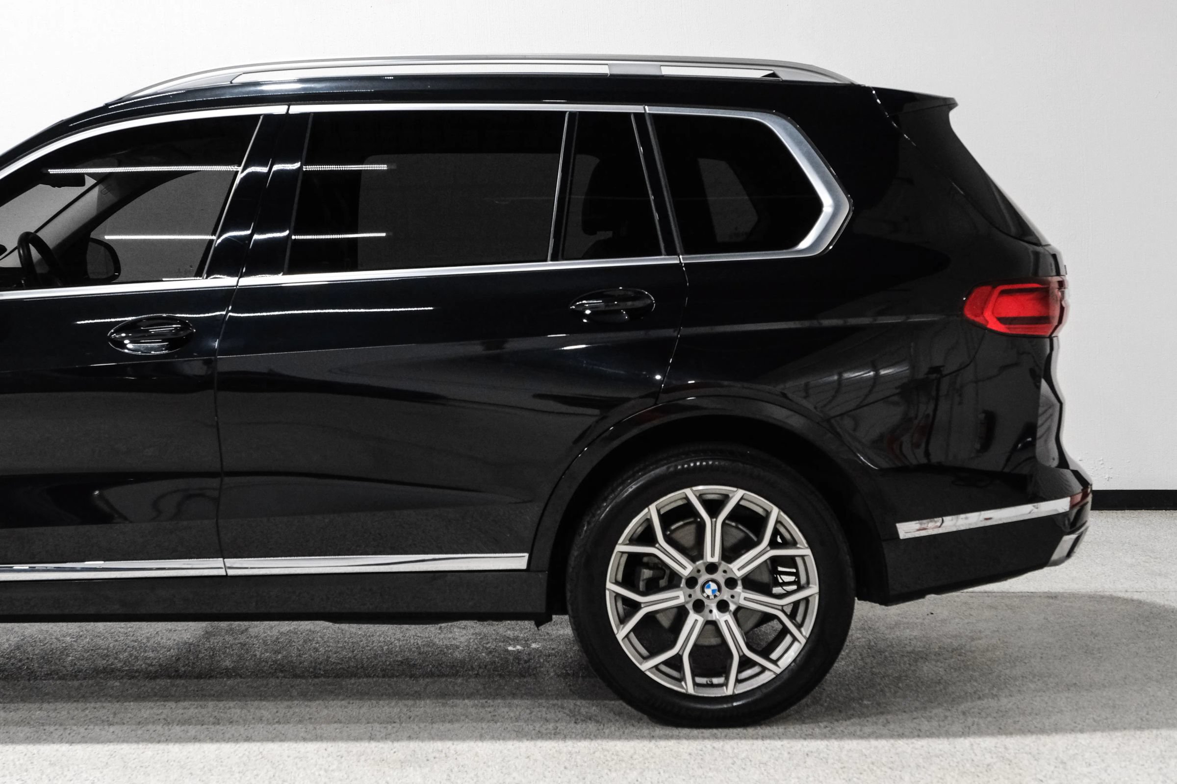 Used 2019 BMW X7 xDrive40i w/ Cold Weather Package AWD/4WD image 15