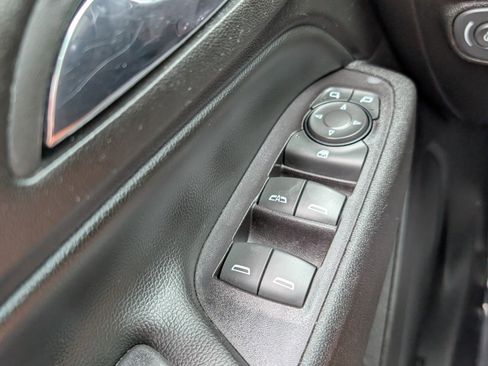 Used 2020 Chevrolet Equinox LT image 38