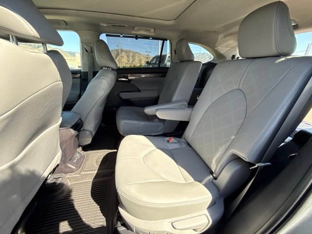 Used 2026 Toyota Highlander Platinum AWD/4WD image 22