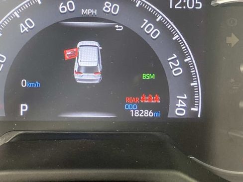 Used 2025 Toyota RAV4 XLE w/ Convenience Package AWD/4WD image 21
