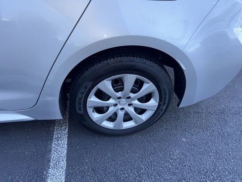Used 2022 Toyota Corolla LE image 19