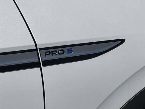 Used 2023 Volkswagen ID.4 Pro image 5
