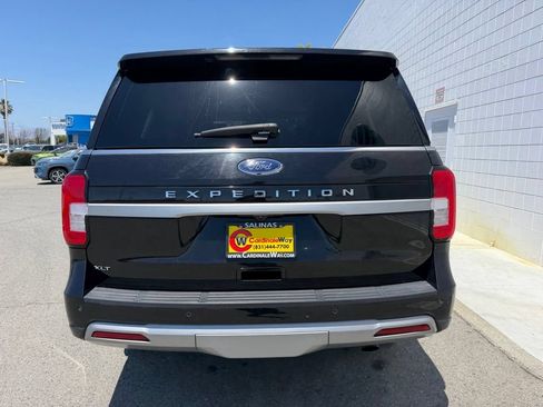 Used 2024 Ford Expedition XLT RWD image 5
