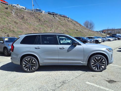 New 2026 Volvo XC90 T8 Ultra w/ Protection Package Premier AWD/4WD image 2