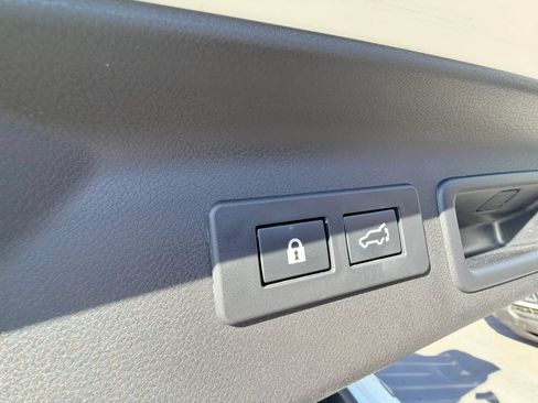 Used 2025 Subaru Forester Limited AWD/4WD image 29