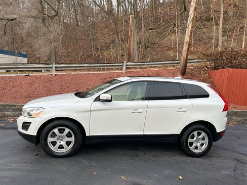 Used 2011 Volvo XC60 3.2 image 2