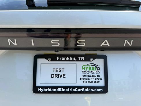 Used 2024 Nissan Ariya AWD image 3