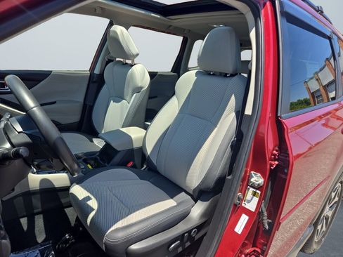 Used 2022 Subaru Forester Premium AWD/4WD image 9
