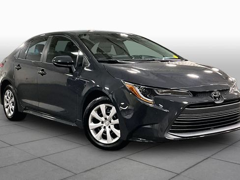 Used 2024 Toyota Corolla LE FWD image 3