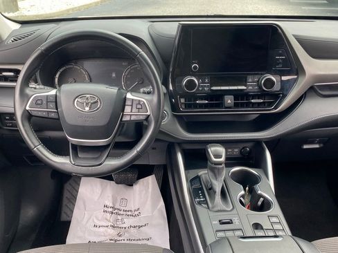 Used 2023 Toyota Highlander LE AWD/4WD image 10
