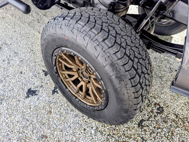 Used 2017 Toyota Tacoma SR AWD/4WD image 12
