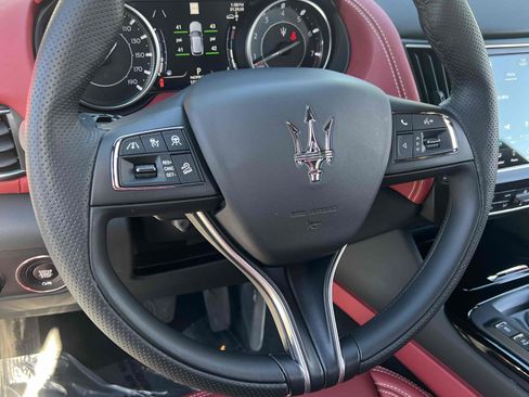 Used 2022 Maserati Levante GT image 13