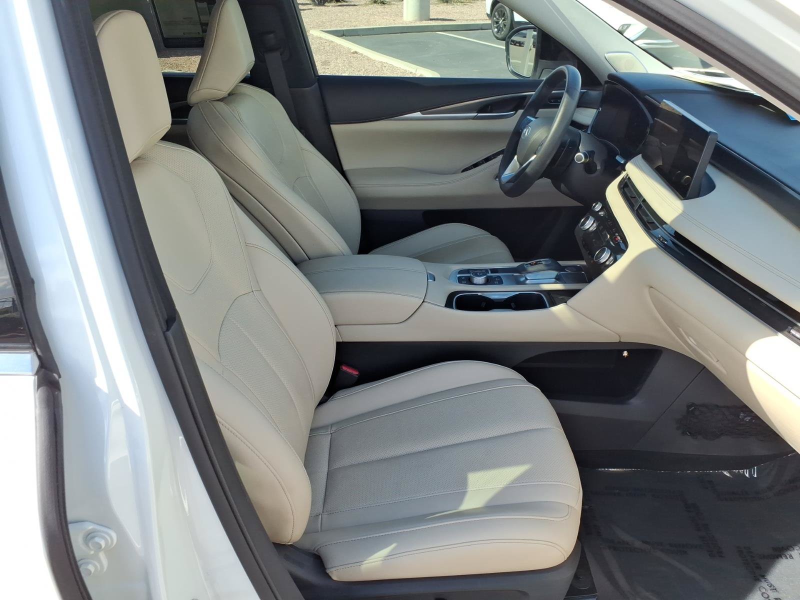 Used 2025 INFINITI QX60 Luxe w/ Vision Package FWD image 11