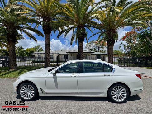 Used 2016 BMW 740i RWD image 10
