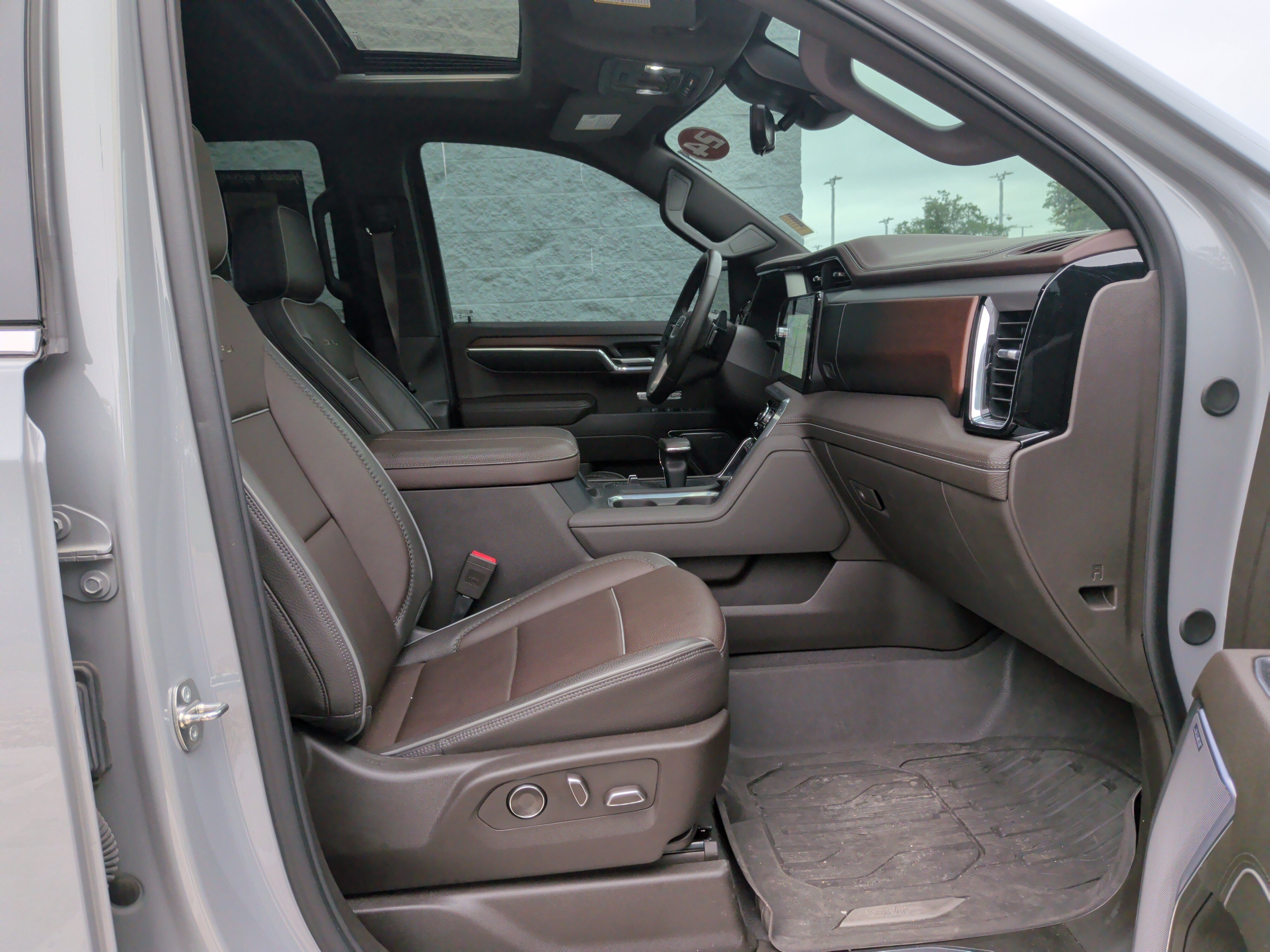 Used 2024 GMC Sierra 1500 Denali w/ Denali Reserve Package AWD/4WD image 34