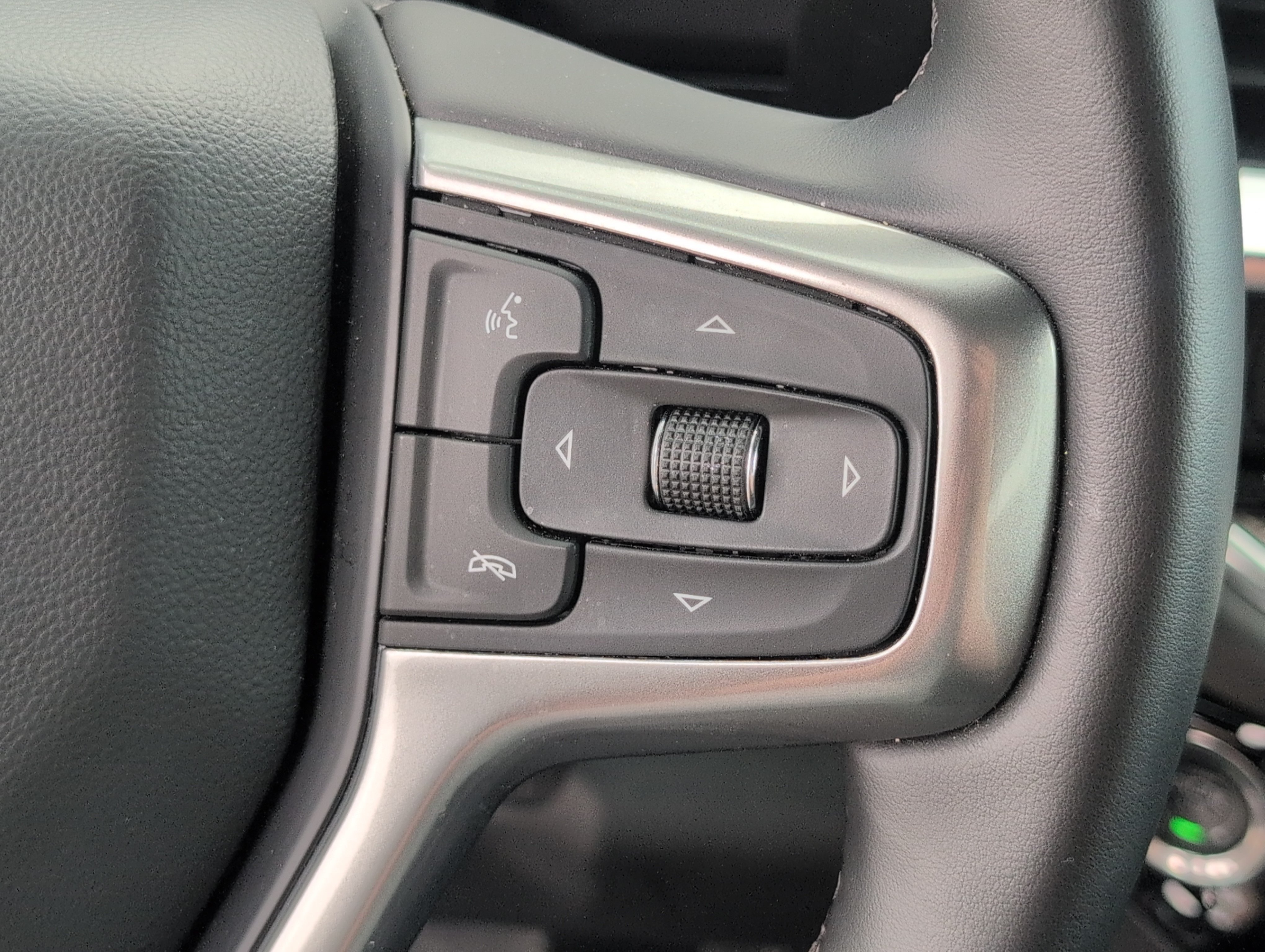 Used 2026 Chevrolet Silverado 1500 LT AWD/4WD image 24
