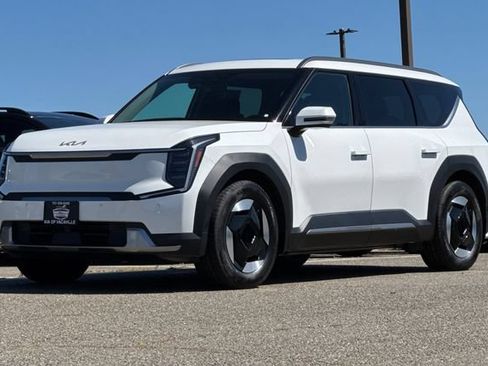 Certified 2024 Kia EV9 Wind AWD/4WD image 10
