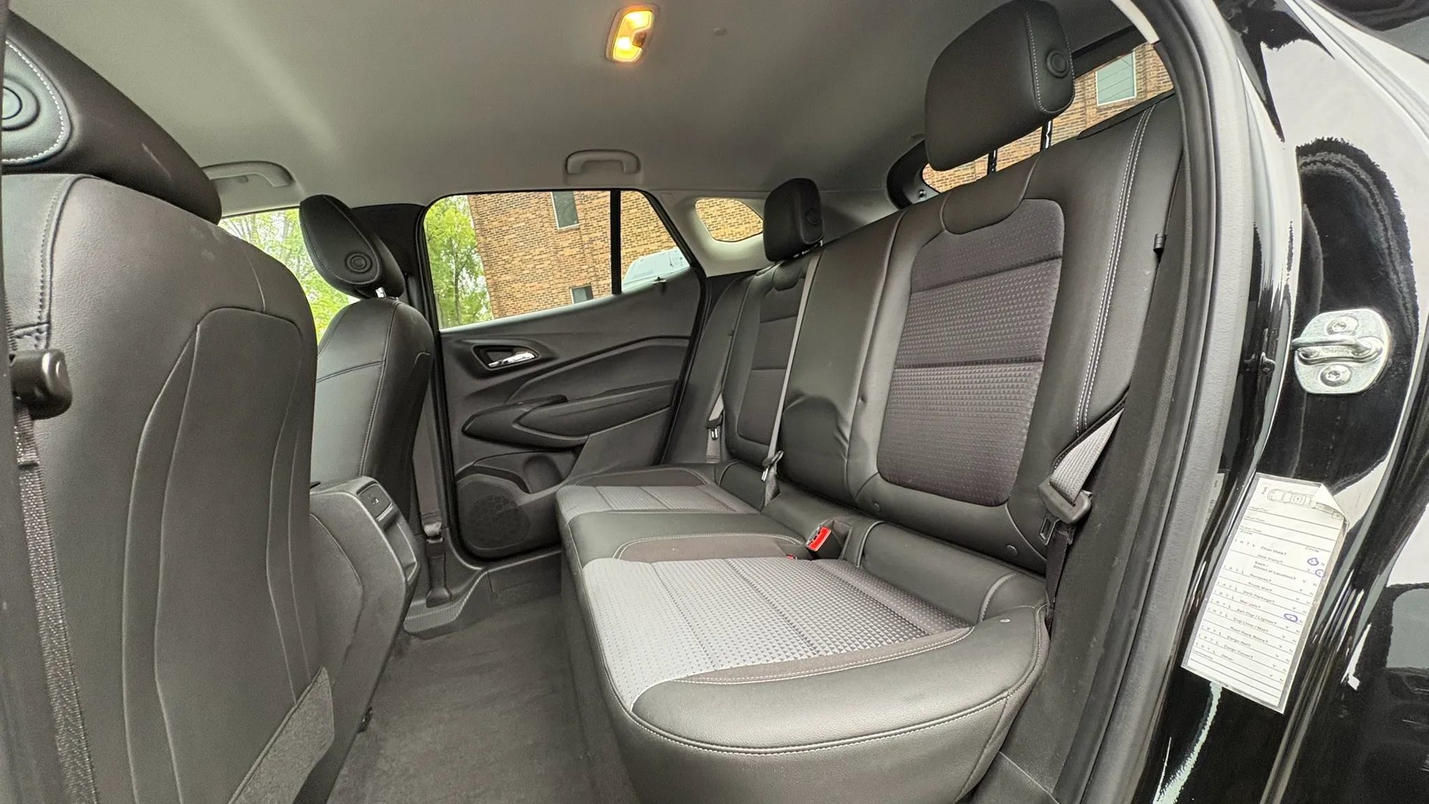 Used 2025 Chevrolet Trax LT w/ LT Convenience Package FWD image 22