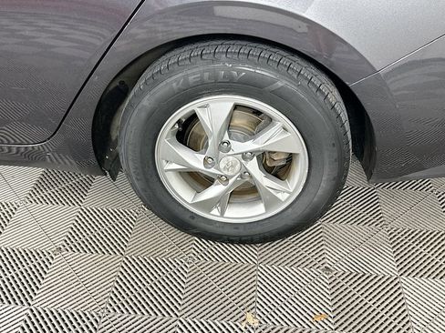 Used 2022 Hyundai Elantra SE FWD image 35