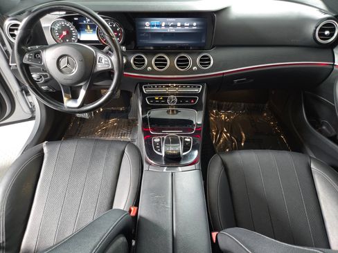 Used 2017 Mercedes-Benz E 300 image 4