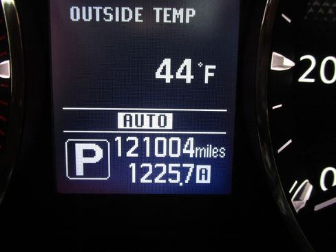 Used 2020 Nissan Armada SL w/ Premium Package image 17