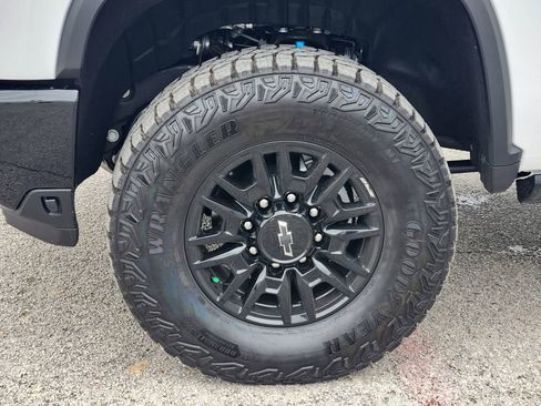New 2026 Chevrolet Silverado 2500 ZR2 w/ LPO, Dark Essentials Package AWD/4WD image 9