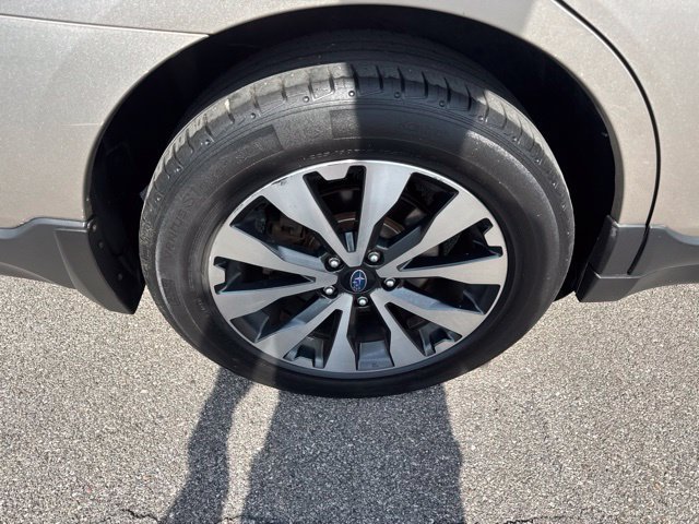 Used 2015 Subaru Outback 2.5i Limited AWD/4WD image 9