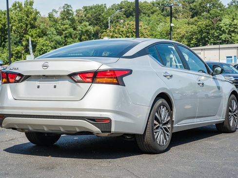 Used 2025 Nissan Altima 2.5 SV FWD image 4