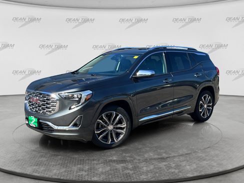 Used 2019 GMC Terrain Denali w/ Advanced Safety Package FWD image 3
