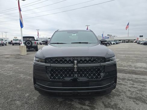 New 2026 Lincoln Navigator Reserve AWD/4WD image 10