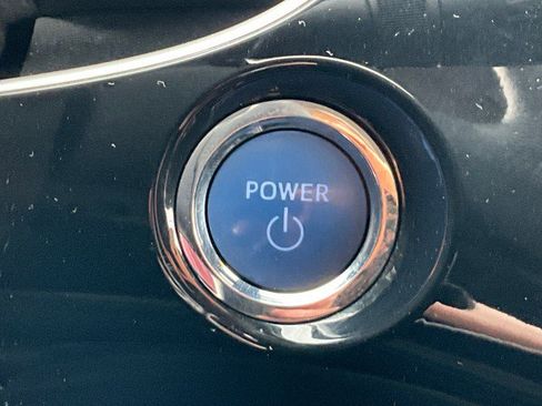 Used 2020 Toyota Prius L Eco FWD image 21
