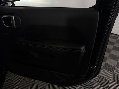 Certified 2025 Jeep Wrangler Unlimited Sahara AWD/4WD image 32