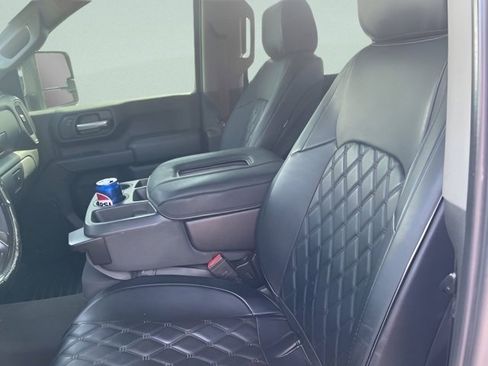 Used 2021 Chevrolet Silverado 2500 Custom w/ Custom Value Package AWD/4WD image 17