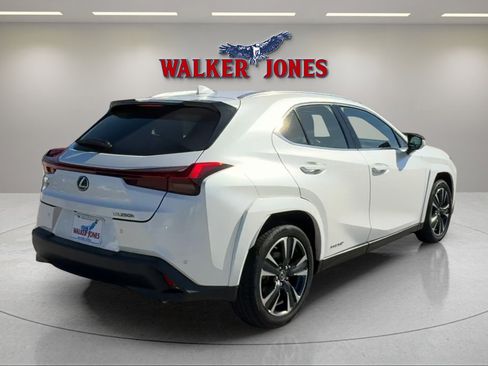 Used 2022 Lexus UX 250h w/ Accessory Package (Z1) image 3