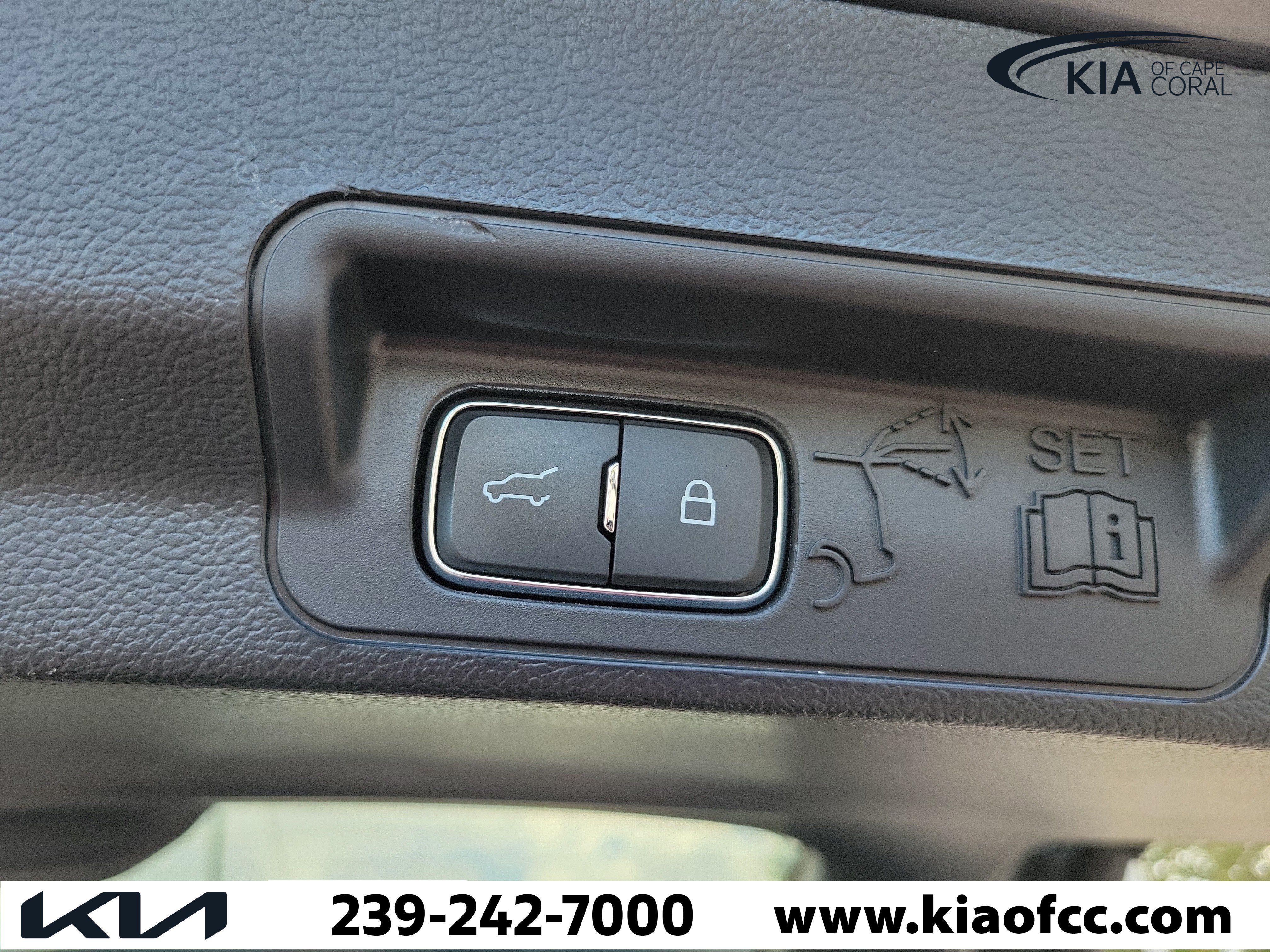 Used 2025 Ford Explorer ST w/ Sun And Sound Package RWD image 12