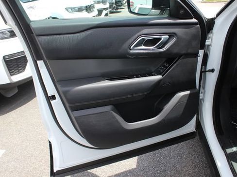 Used 2022 Land Rover Range Rover Velar S AWD/4WD image 17