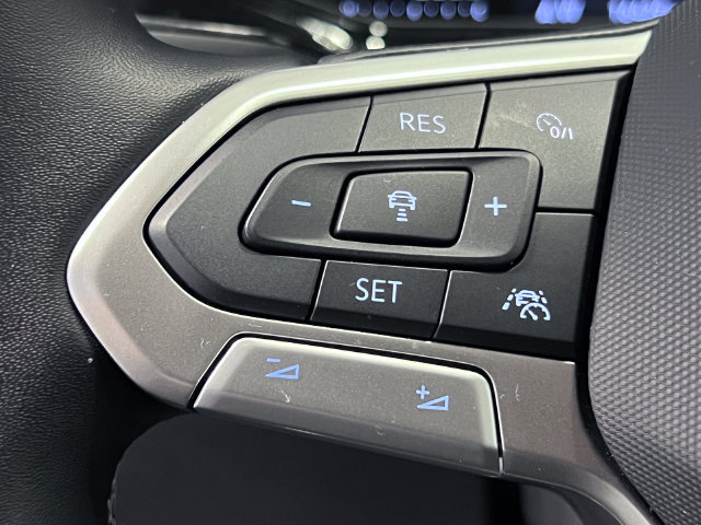 Certified 2025 Volkswagen Taos S FWD image 20