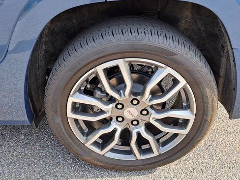 Used 2024 GMC Terrain Denali w/ Denali Premium Package AWD/4WD image 34