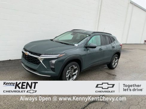 Used 2025 Chevrolet Trax LT image 26