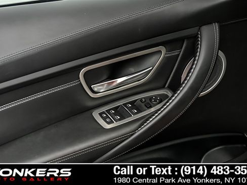 Used 2017 BMW M3 RWD image 9