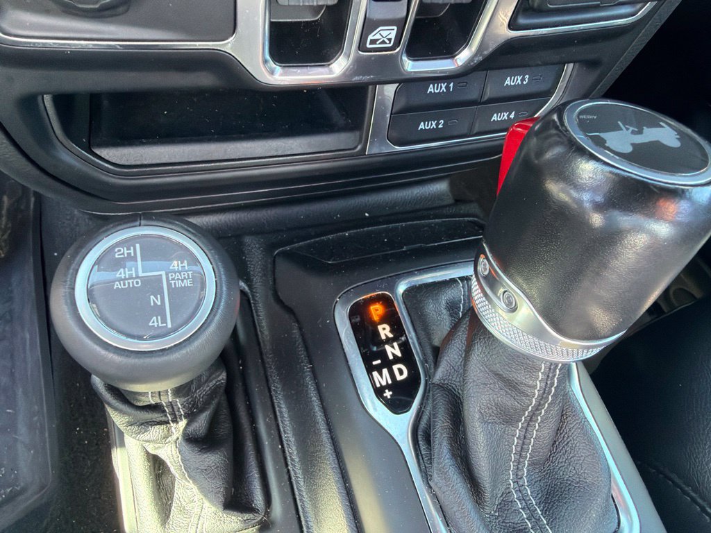 Used 2023 Jeep Wrangler Unlimited Sahara AWD/4WD image 16
