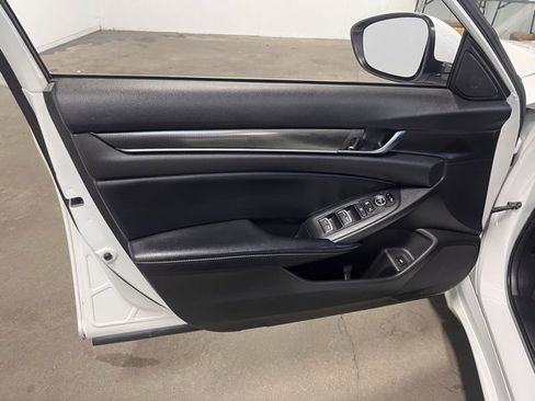 Used 2018 Honda Accord Sport image 24