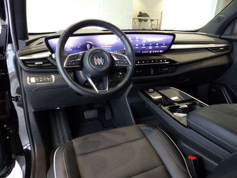 Used 2025 Buick Enclave Preferred image 16