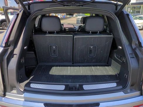 Used 2026 Cadillac Vistiq Platinum w/ LPO, Floor Liner Package AWD/4WD image 25