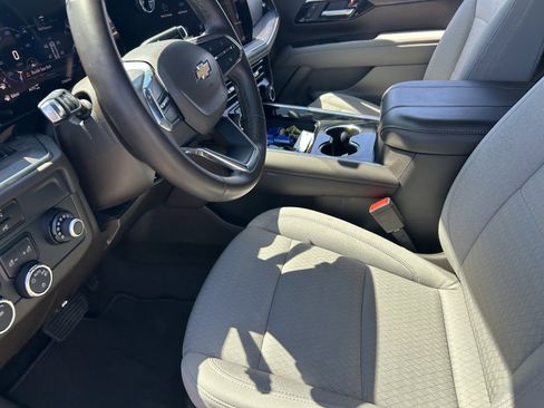 Certified 2025 Chevrolet Suburban LS AWD/4WD image 10