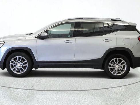 Used 2024 GMC Terrain SLT AWD/4WD image 5